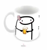 Imagem de caneca divertida com a frase 'Tomar café eu vou porque é muito cedo para cerveja', em fundo claro, destacando o design alegre e humorístico - Para ela