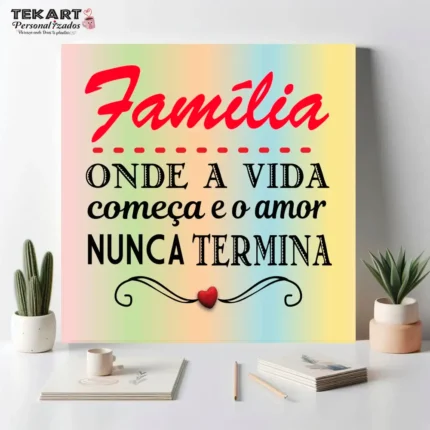 Azulejo personalizado com a frase 'Família: onde o amor começa e nunca termina', ideal para decoração e presentes inspiradores
