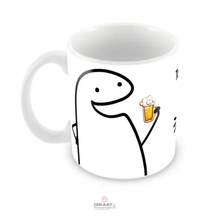 Imagem de caneca divertida com a frase 'Tomar café eu vou porque é muito cedo para cerveja', em fundo claro, destacando o design alegre e humorístico