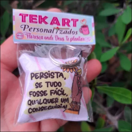 Imagem de almochaveiro com estampa personalizada de tema variado