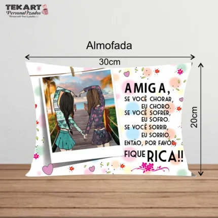 Almofada decorativa personalizada para amiga com estampas únicas para dar um toque especial na sua casa.