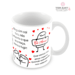 Caneca Flork casal com mensagem sobre permanecer juntos independentemente das dificuldades e desenho de casal apaixonado.